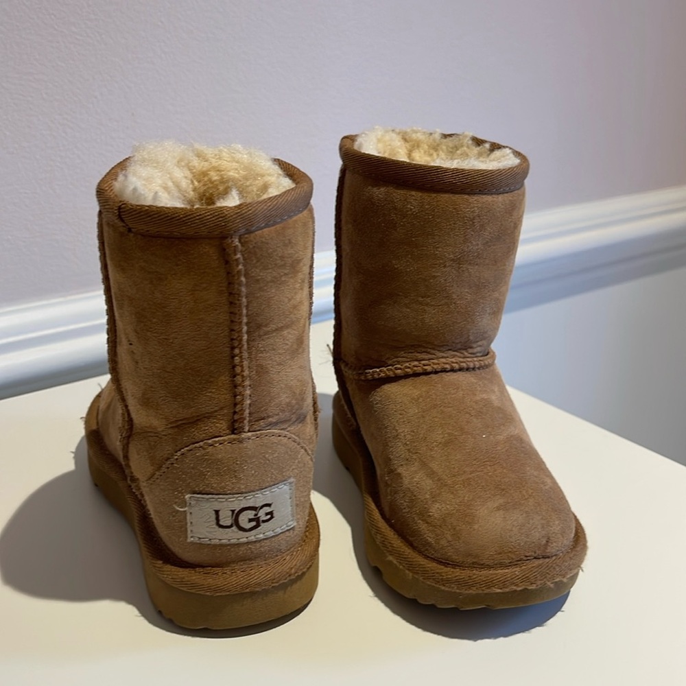UGG TODDLER 8